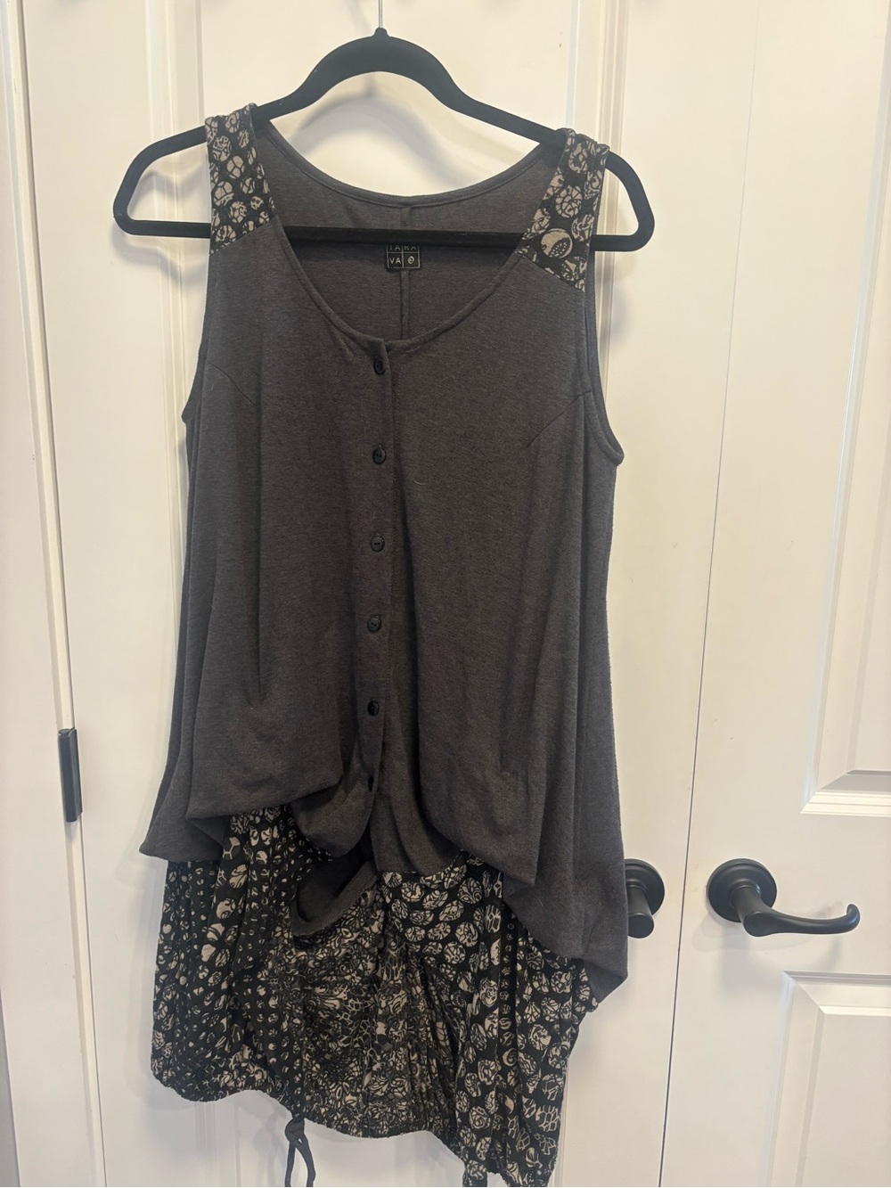 Sleeveless Dark Gray Button-Front Tunic Top